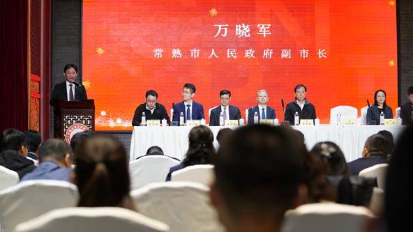 伦敦时装周介绍_震惊世界的伦敦时装周_伦敦时装周/