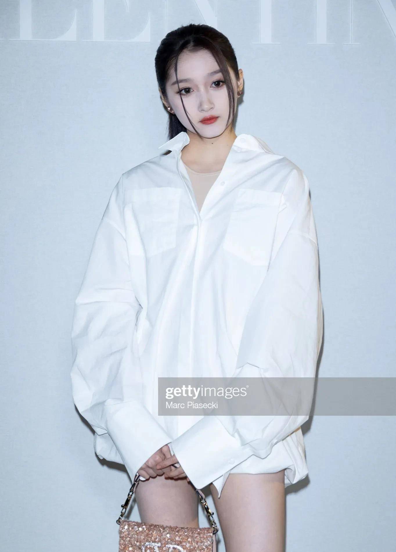 刘诗诗三大女神奔赴巴黎时装周_刘诗诗巴黎时装周街拍大片_刘诗诗巴黎时装周/