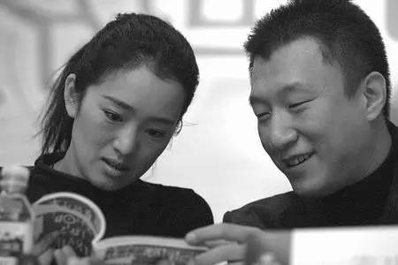 巴黎时装周_杨幂巴黎时装周_巩俐惊喜现身巴黎时装周/