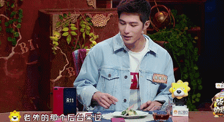 2013巴黎时装周秀奶_巴黎透明时装抖奶秀图片_巴黎时装周内衣秀/