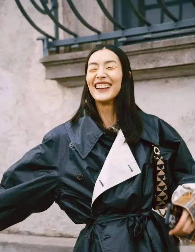 刘雯巴黎时装周闭场_巴黎时装表演周_2020巴黎时装周刘雯/