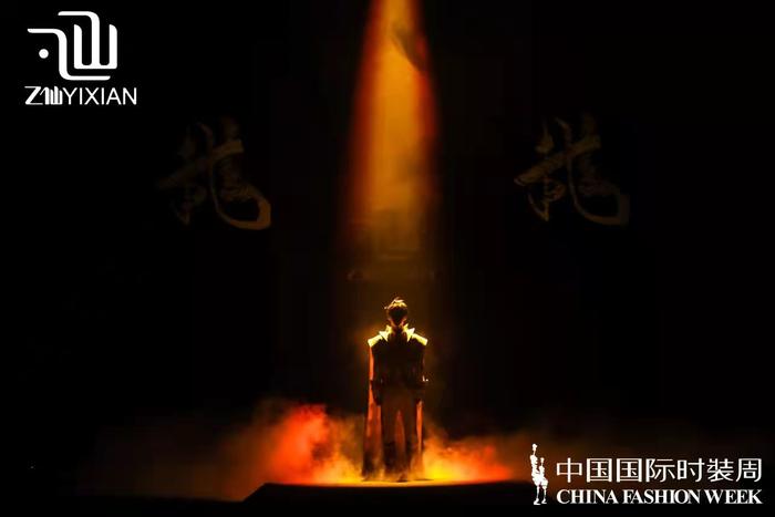 时装周大全_时装周系列_时装周款式图设计手绘图片/