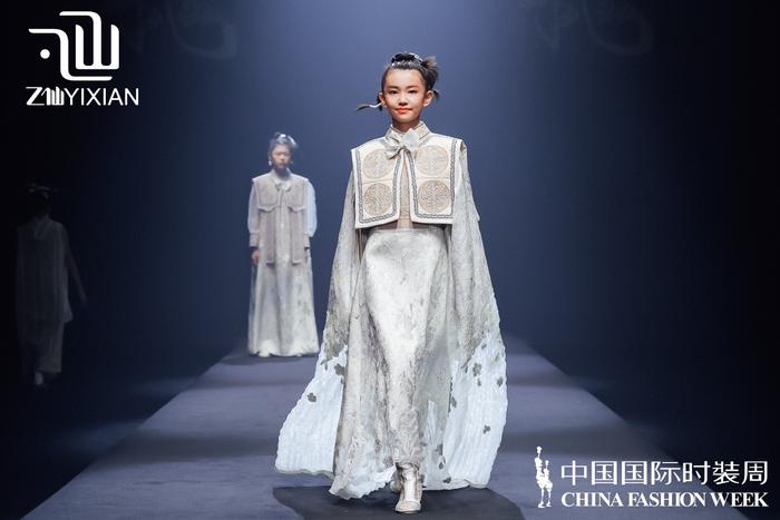 时装周款式图设计手绘图片_时装周大全_时装周系列/