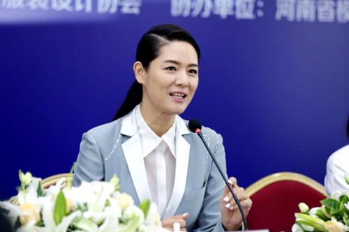 国内时装周_国内时装展会_上海时装周与北京时装周/