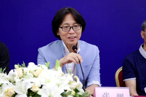 国内时装展会_国内时装周_上海时装周与北京时装周/