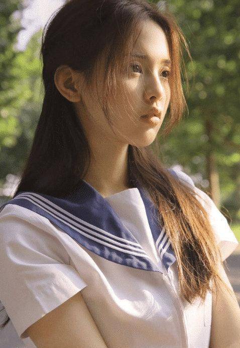 巴黎时装周杨颖_巴黎时装周超模介绍_杨超越巴黎时装周