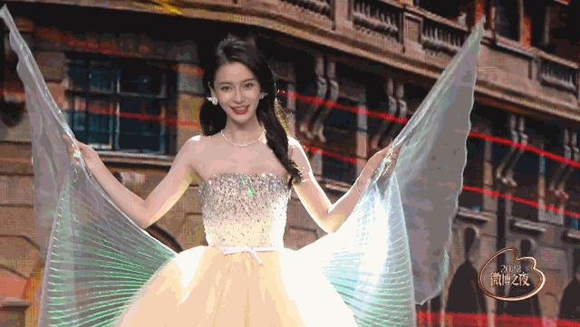 杨幂时装周2019图片_杨幂参加时装周的搭配_杨幂巴黎时装周