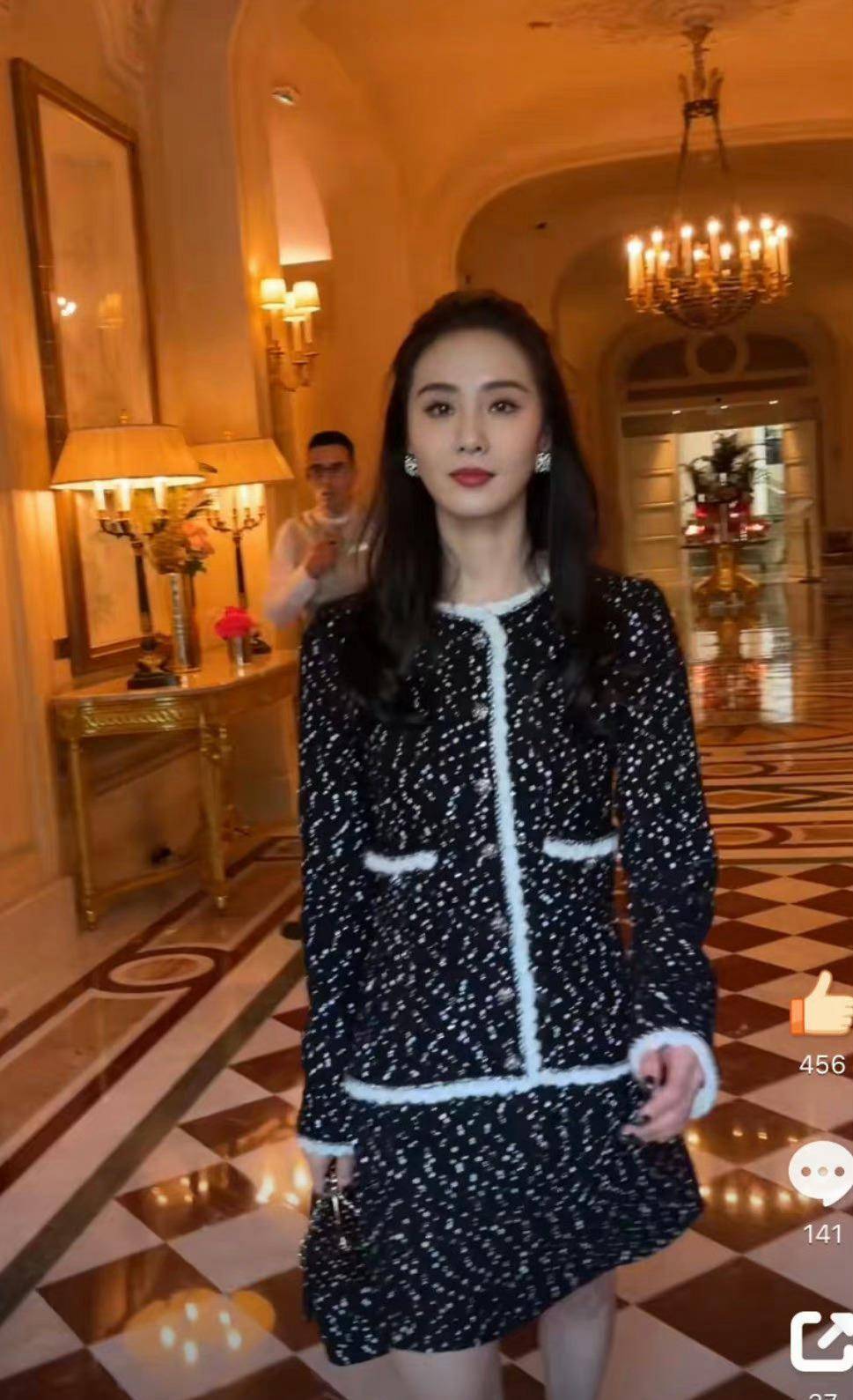 刘诗诗出征巴黎时装周_刘诗诗三大女神奔赴巴黎时装周_刘诗诗巴黎时装周