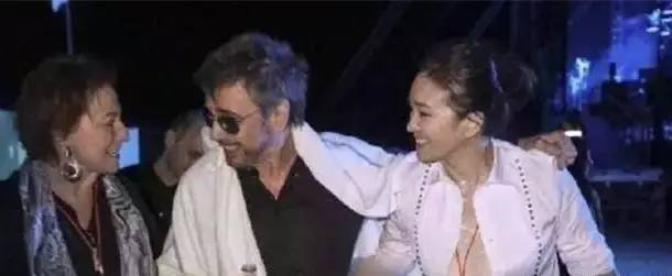巩俐惊喜现身巴黎时装周_巴黎时装周_杨幂巴黎时装周