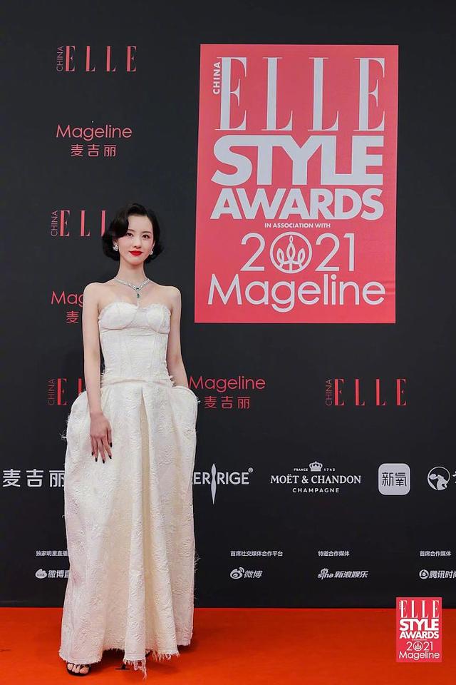巴黎时装周杨幂_巴黎时装周杨幂刘诗诗_杨幂巴黎时装周